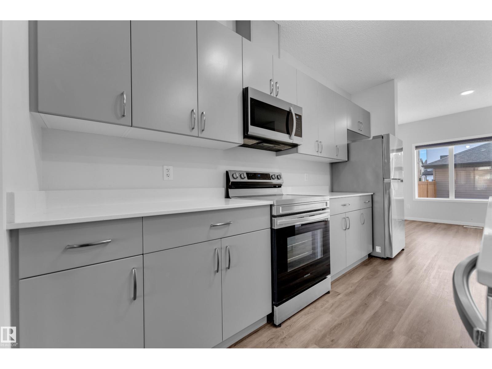 1235 16 AV NW, Edmonton