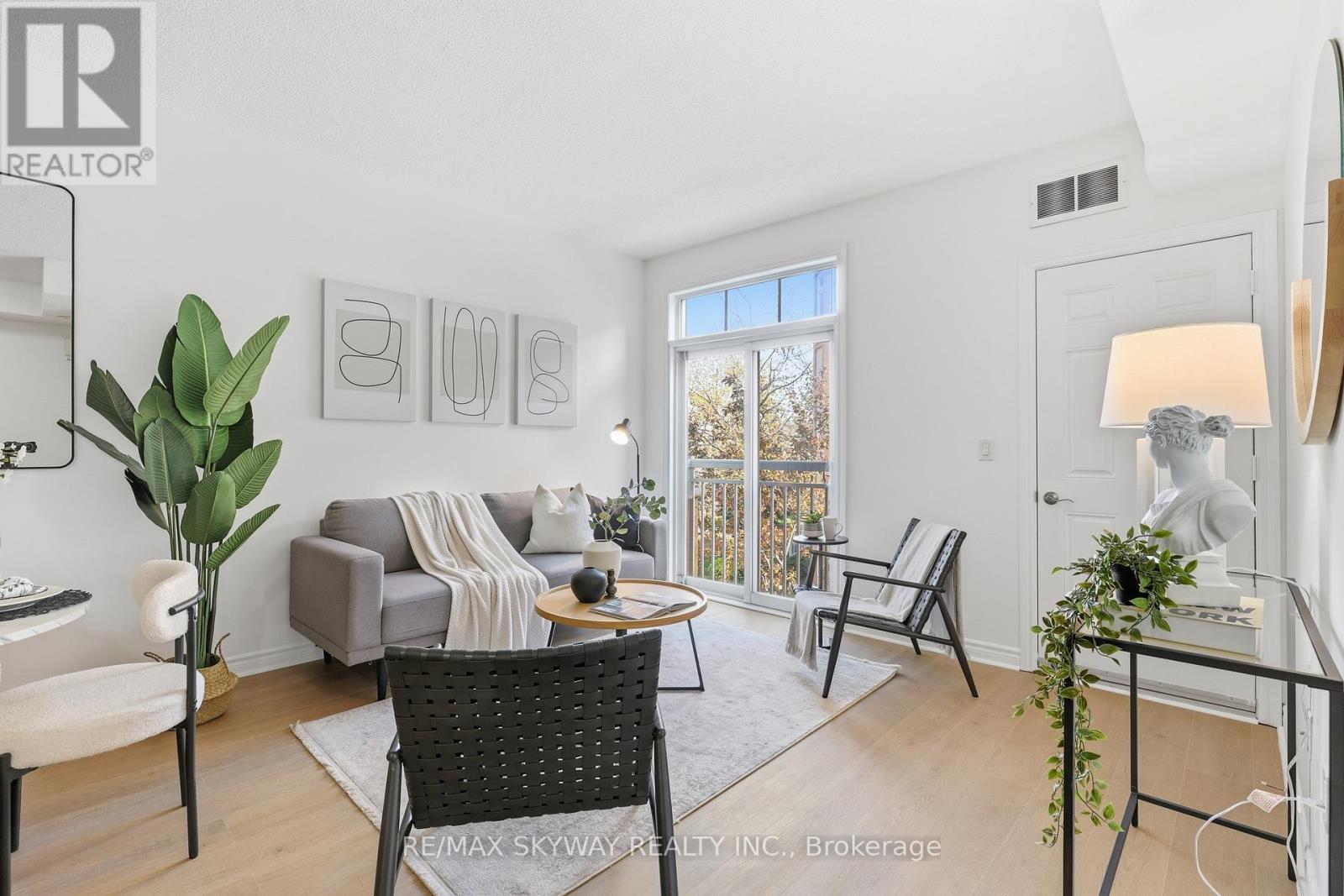 #15 11 PINE STREET - 16