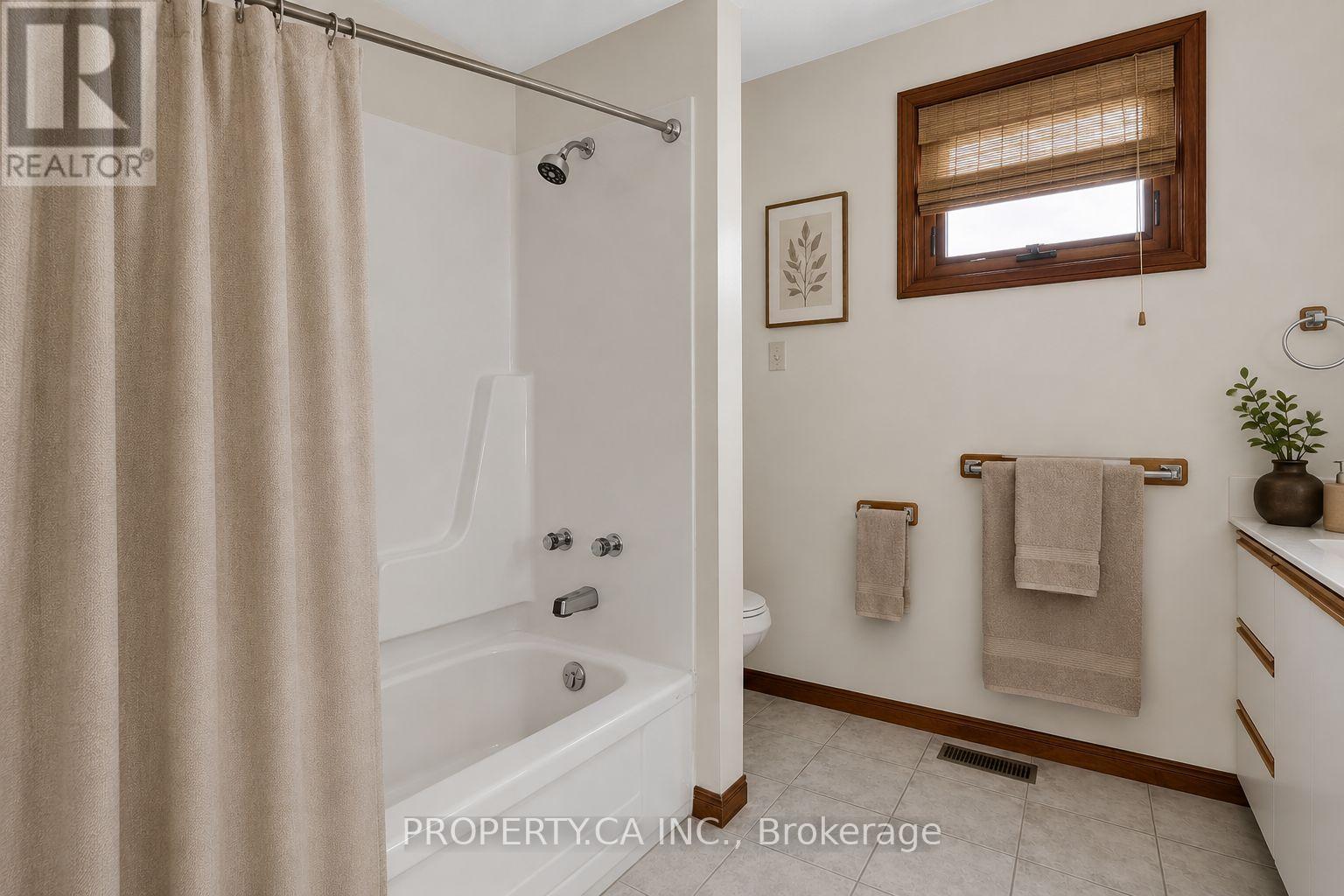 194 MERRITT AVENUE - 17