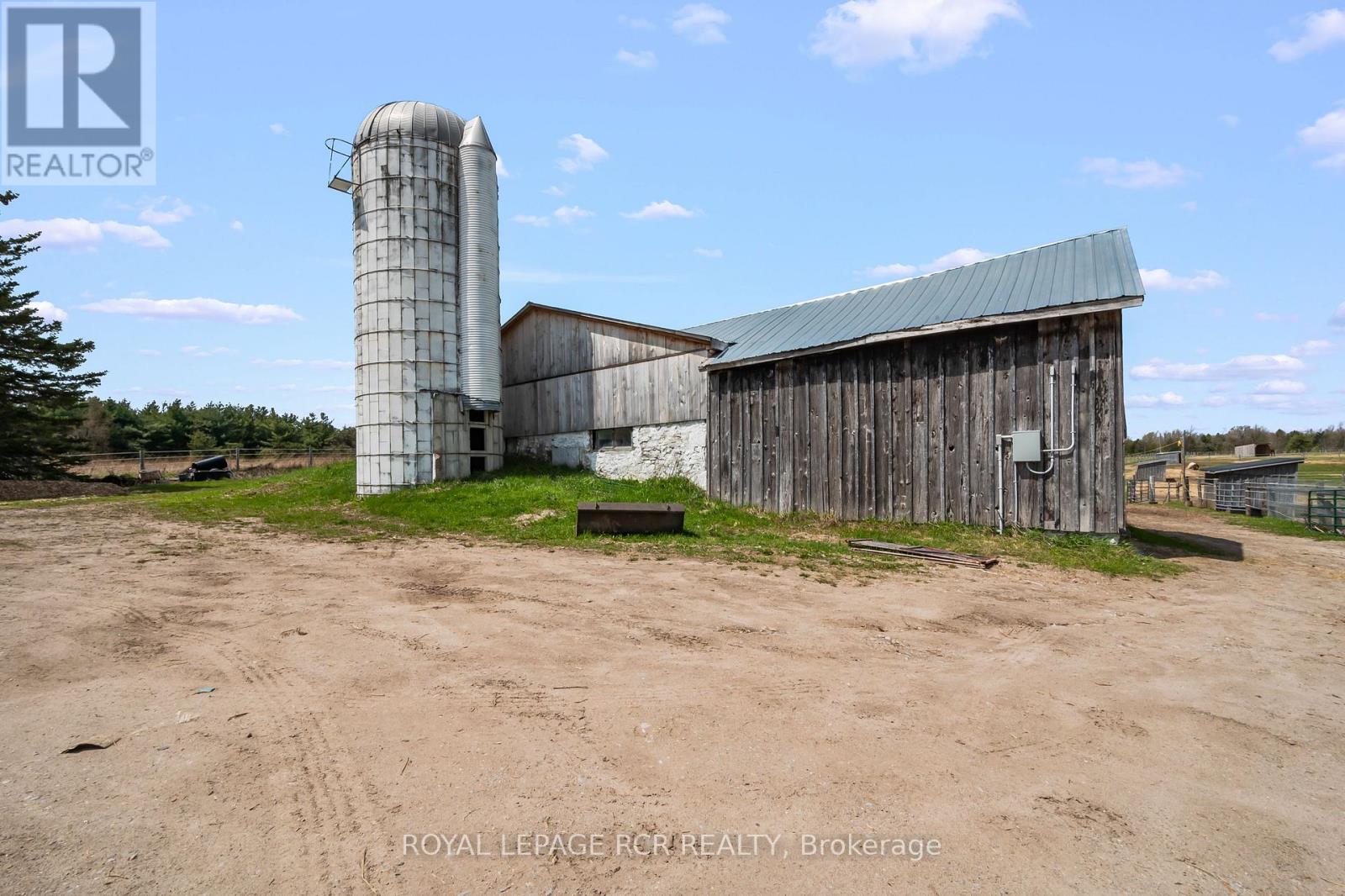 487233 30 SIDE ROAD - 5