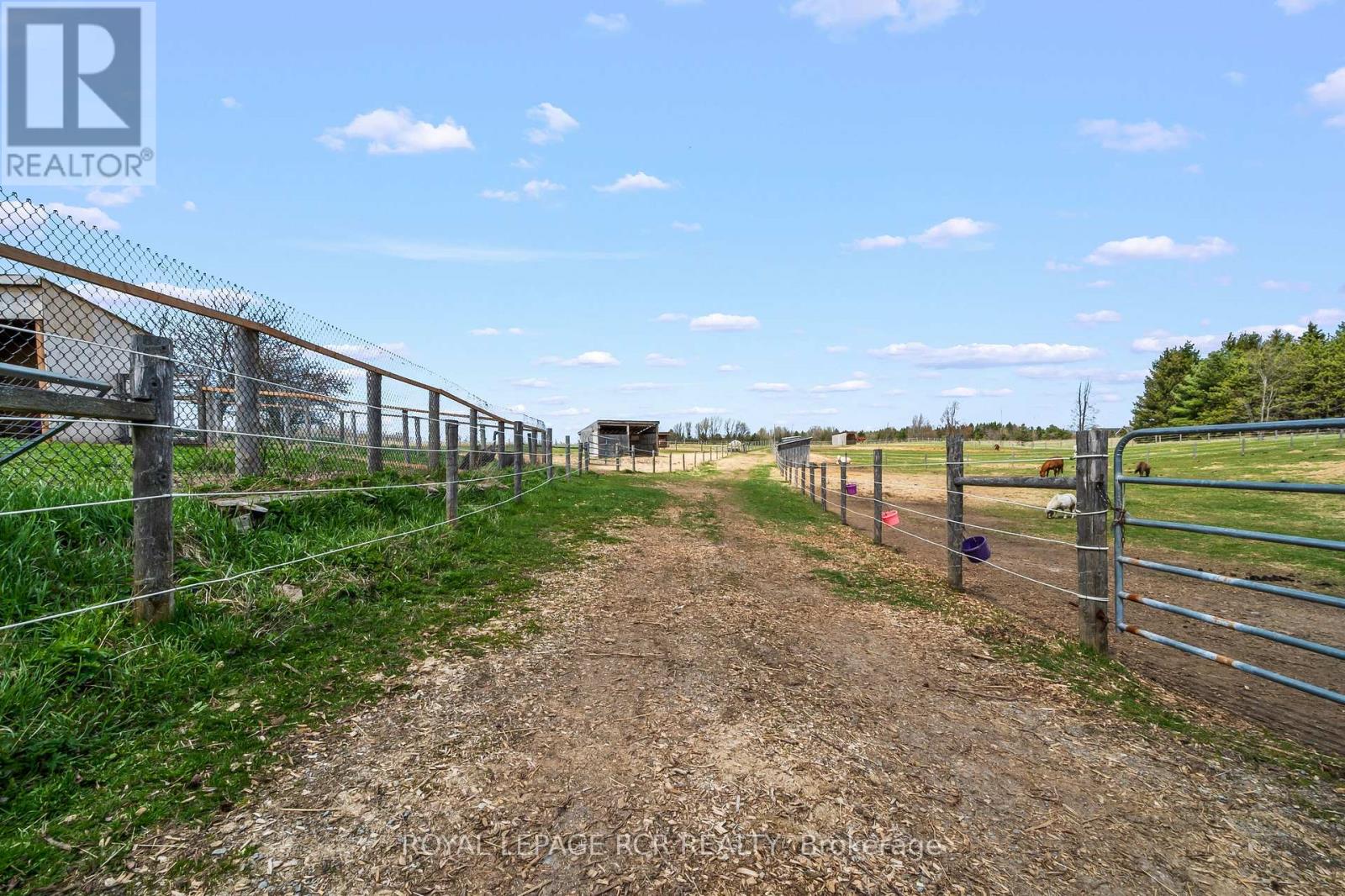 487233 30 SIDE ROAD - 13
