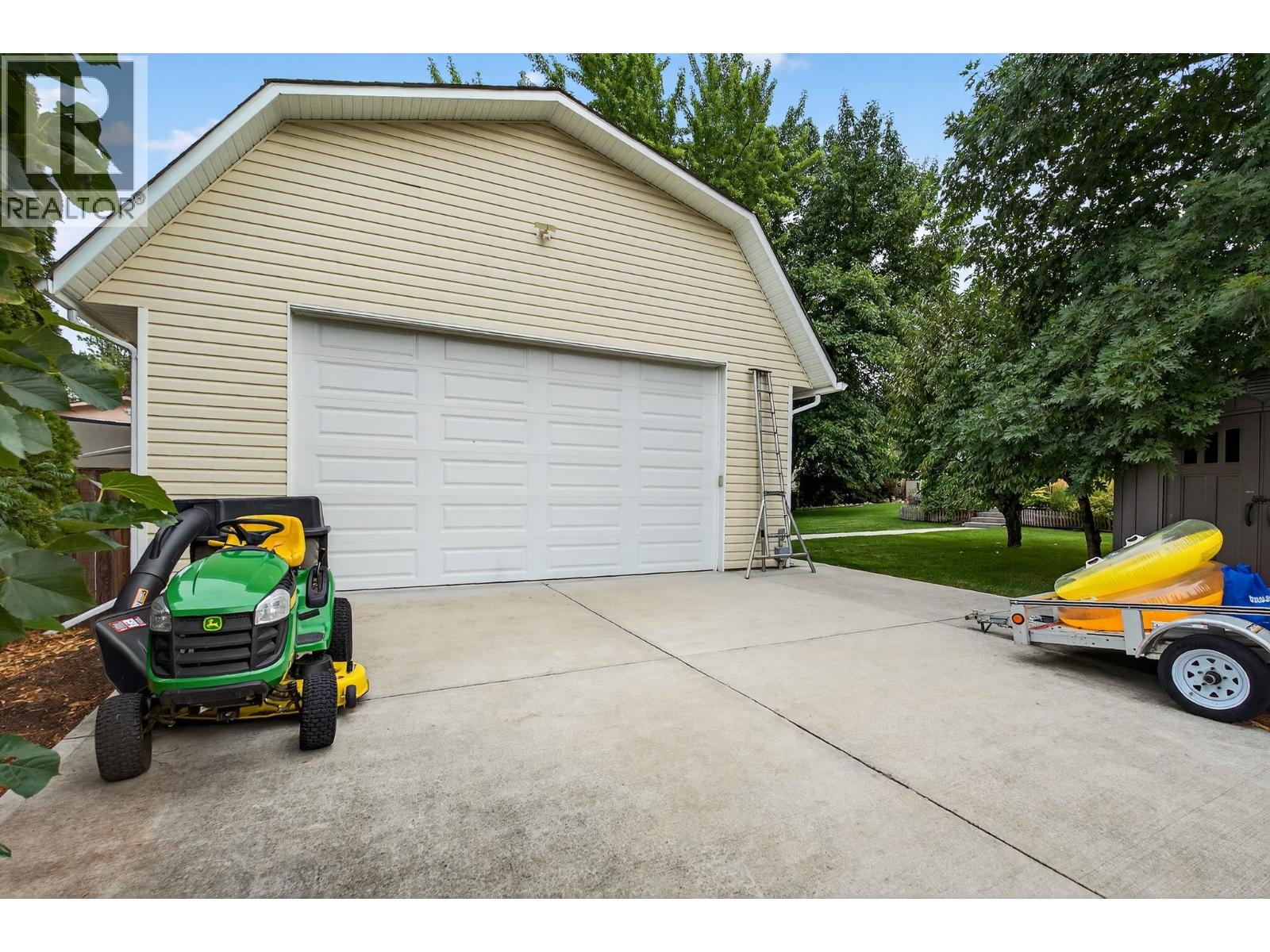 3920 Mowitch Court, Kelowna