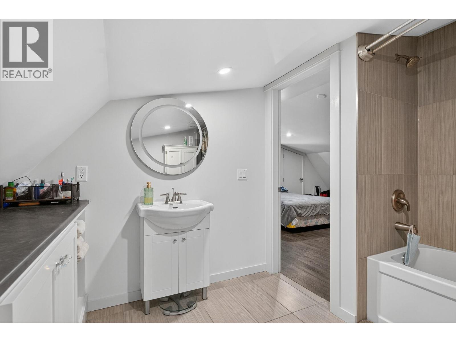 3920 Mowitch Court, Kelowna