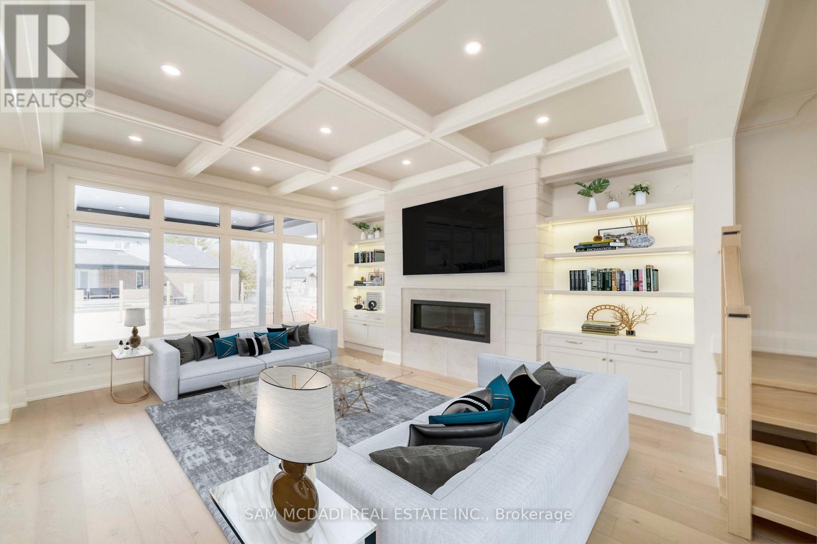451B MONTREAL CIRCLE - 10