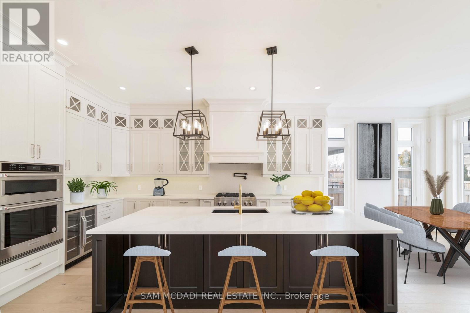 451B MONTREAL CIRCLE - 11