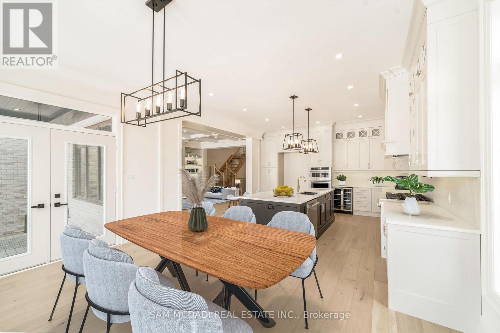 451B MONTREAL CIRCLE - 13