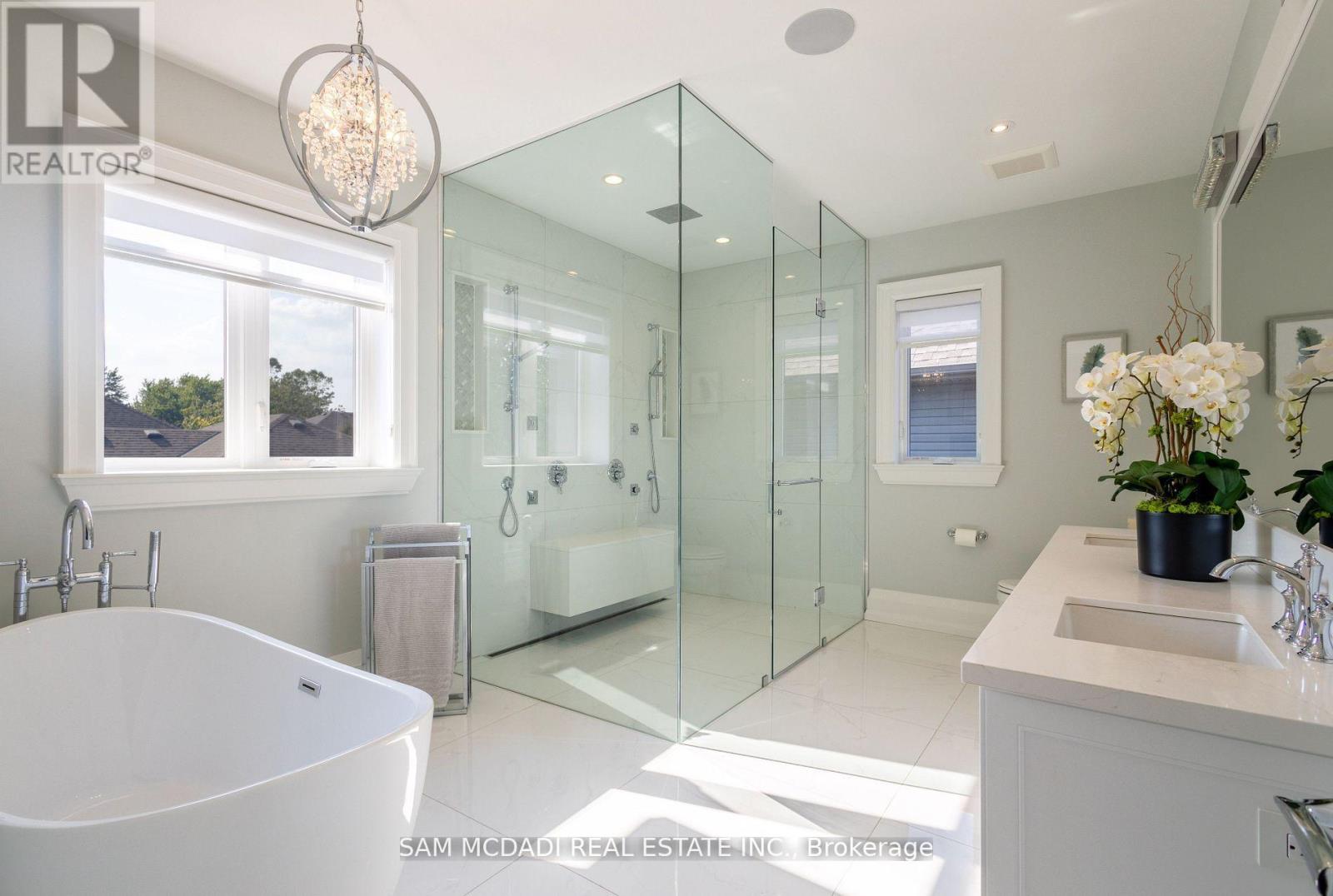 451B MONTREAL CIRCLE - 19