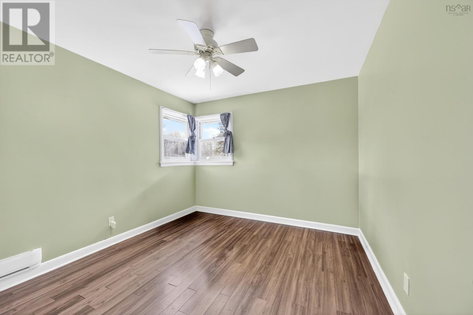Property 23 of 43 of 116 Macrae Avenue