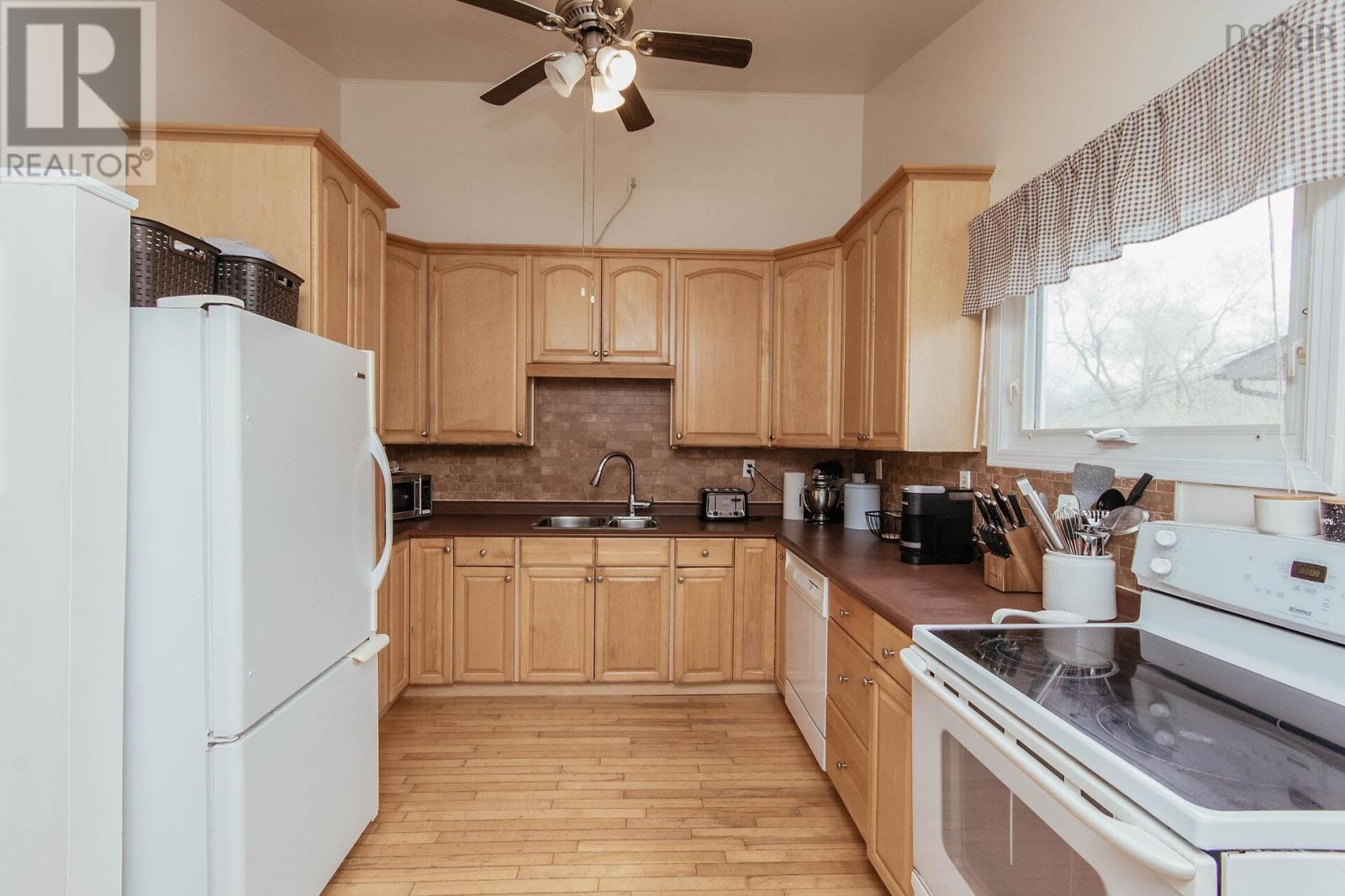 Property 33 of 37 of 175 Dickey Drive