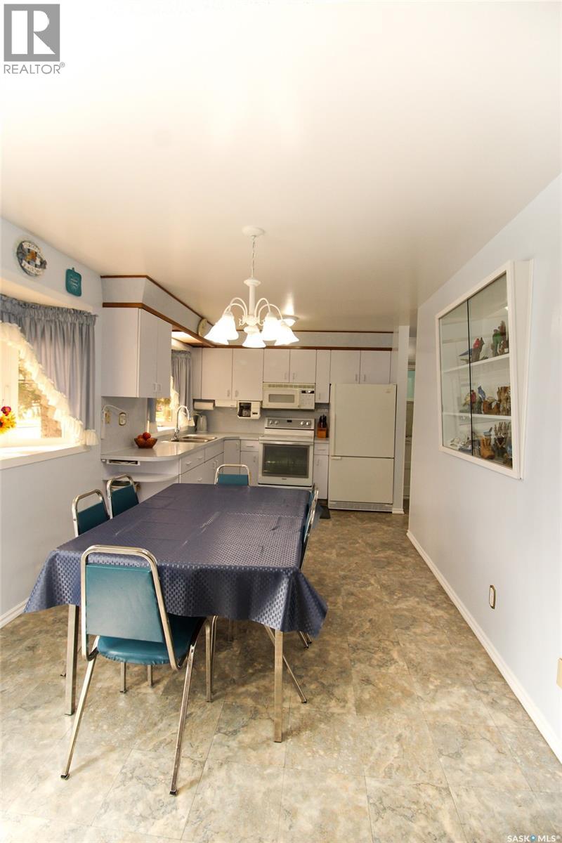 435 3rd AVENUE E - 15