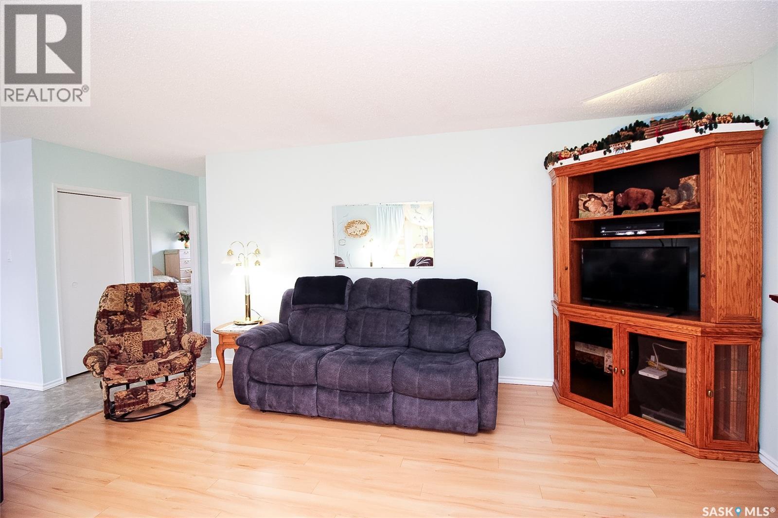 435 3rd AVENUE E - 20