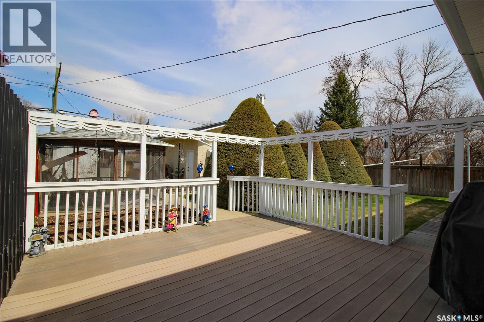 435 3rd AVENUE E - 46