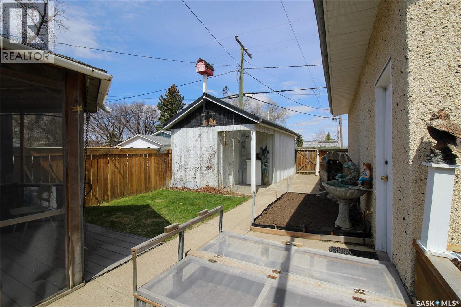 435 3rd AVENUE E - 53
