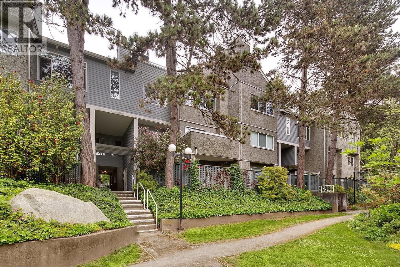 3380 MARQUETTE CRESCENT