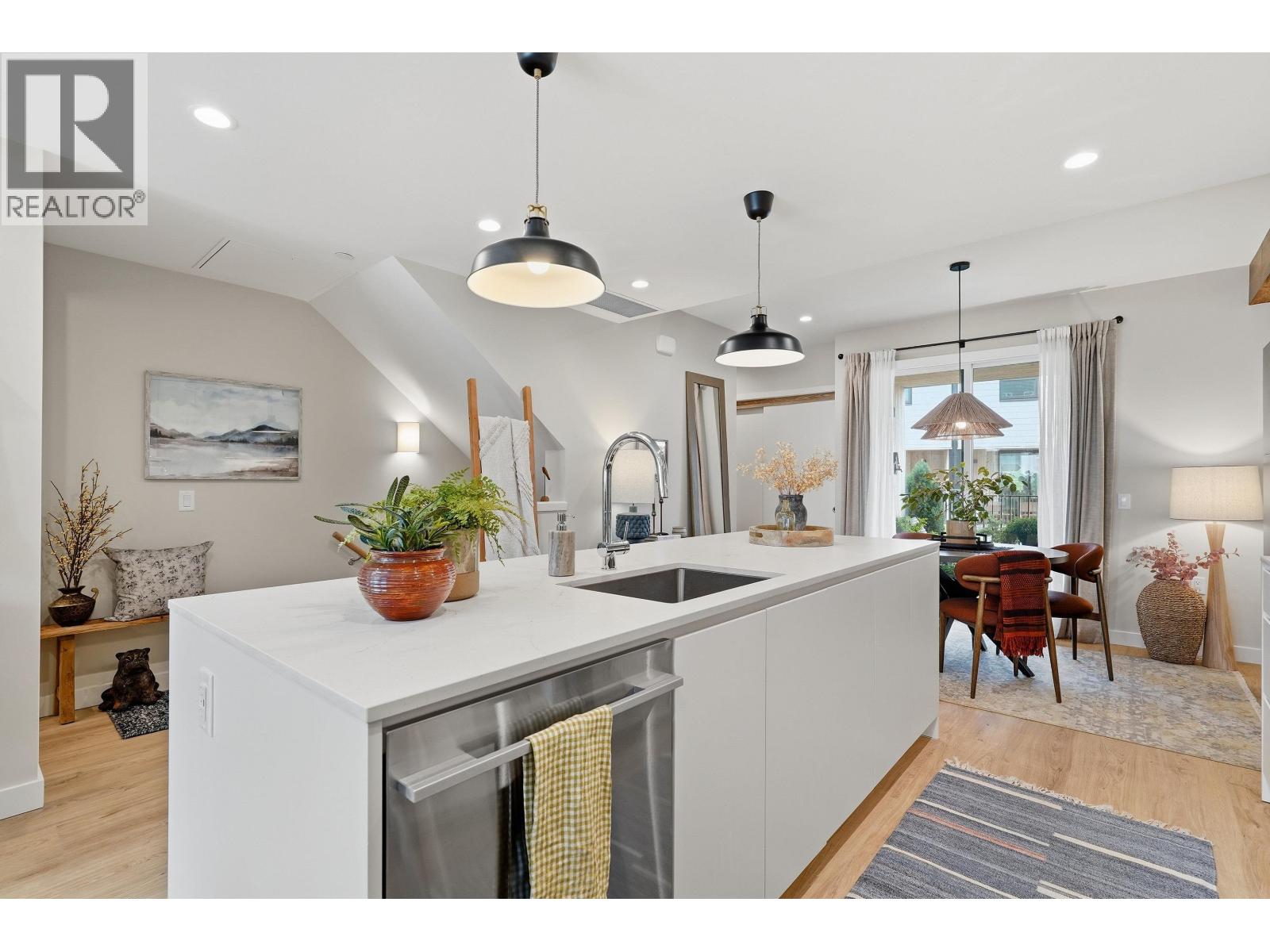 #29-6340 MARKET Avenue, Delta