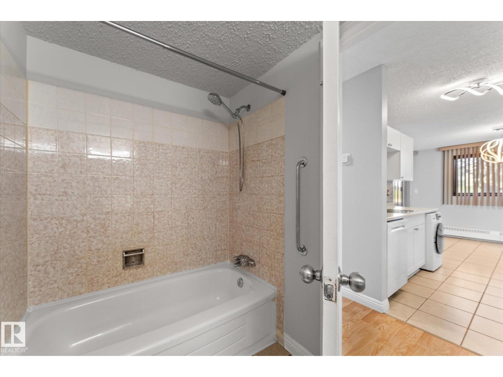 #101 51 BROWN ST - 23