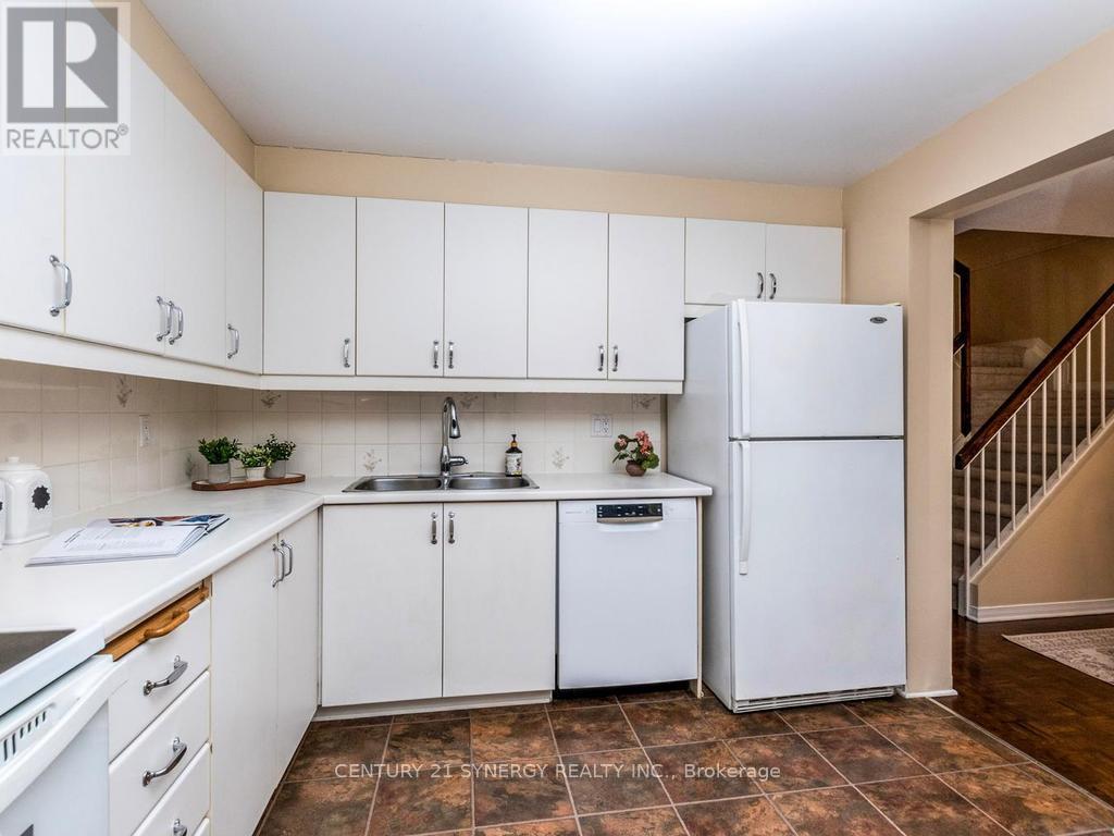 #80 22C MAPLE RIDGE CRESCENT - 11