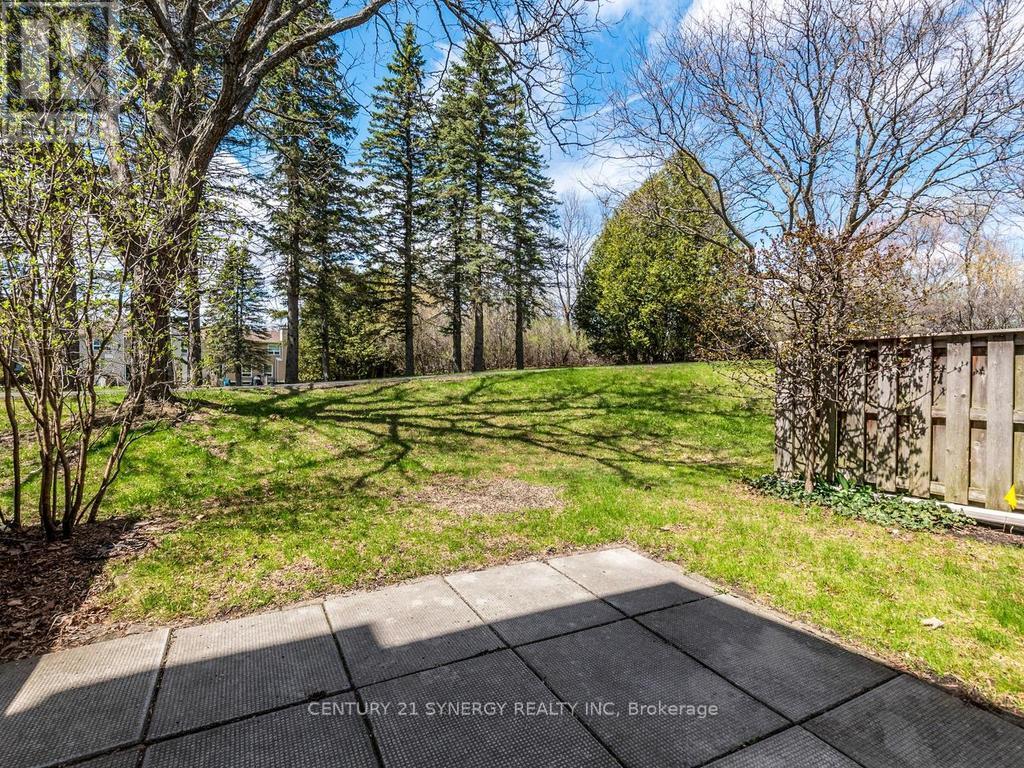#80 22C MAPLE RIDGE CRESCENT - 31
