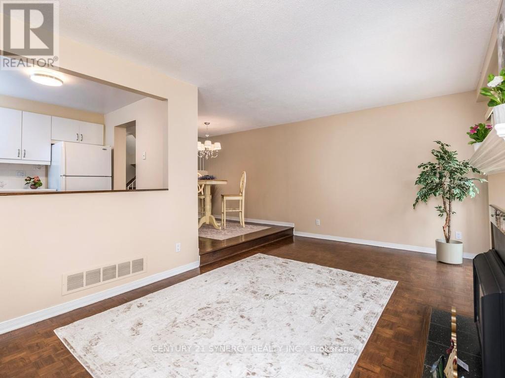 #80 22C MAPLE RIDGE CRESCENT - 7