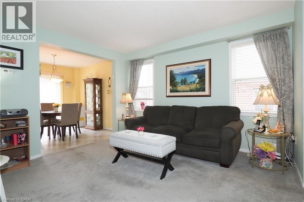 14 BROOKFIELD Crescent, Kitchener, Ontario, N2E0A7 — Photo 3
