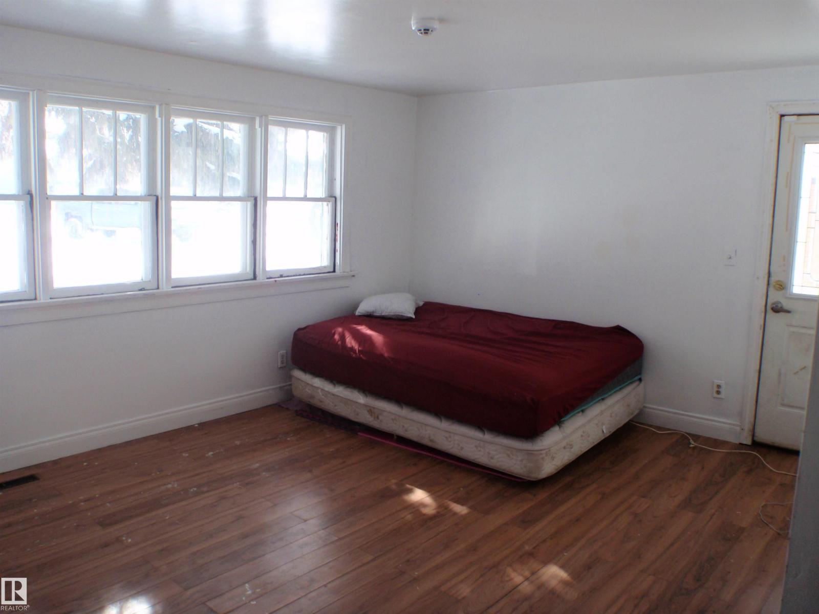 5118 53 ST — photo 15