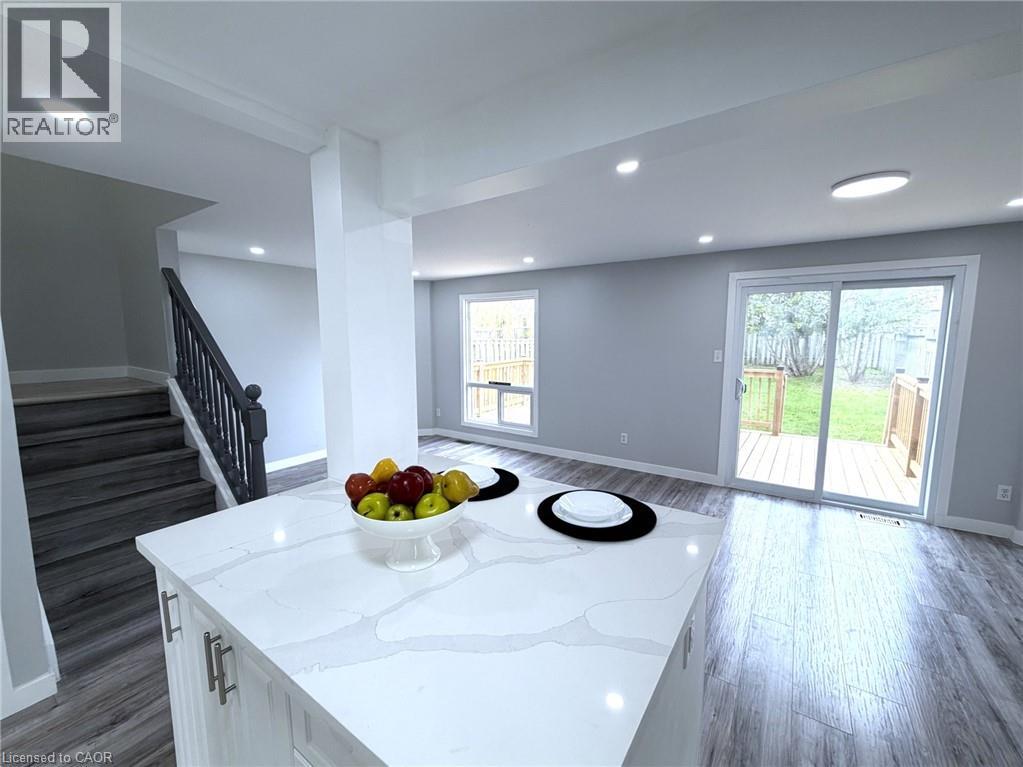 39 CAMROSE Court, Kitchener, Ontario, N2M5J4 — Photo 7