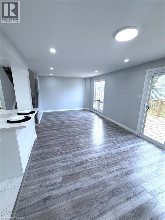 39 CAMROSE Court, Kitchener, Ontario, N2M5J4 — Photo 11