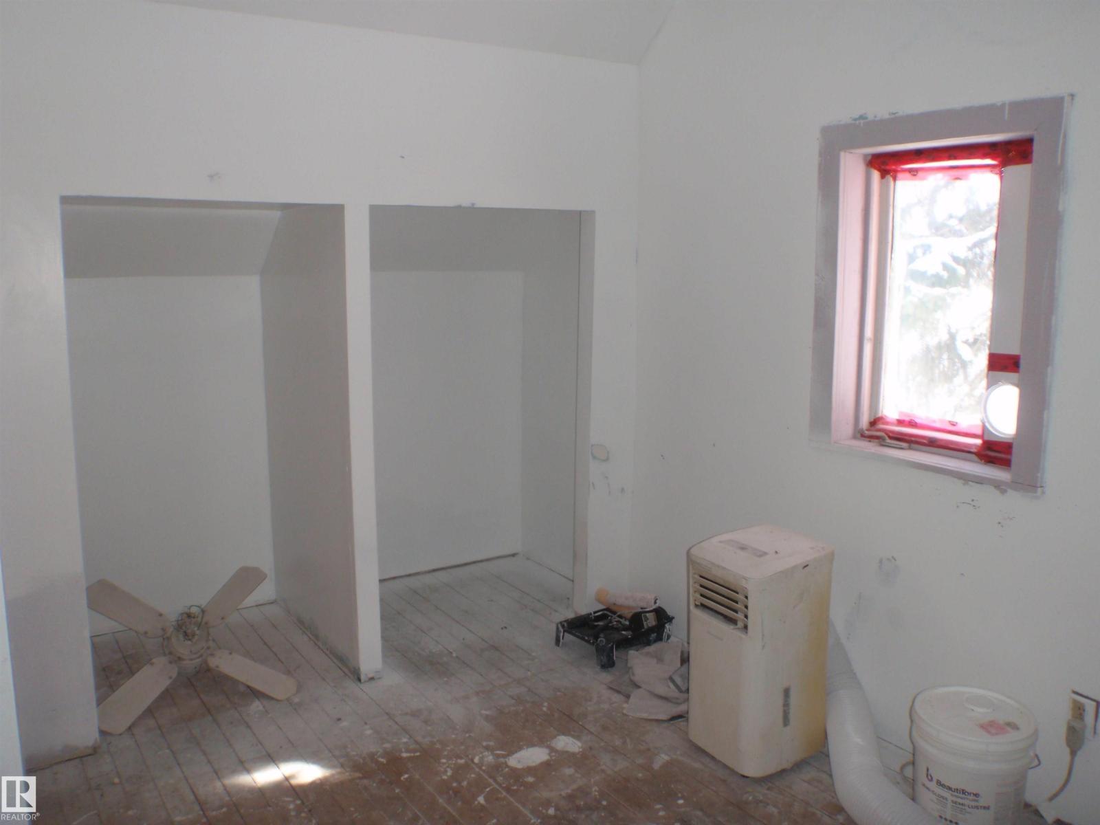 5118 53 ST — photo 22