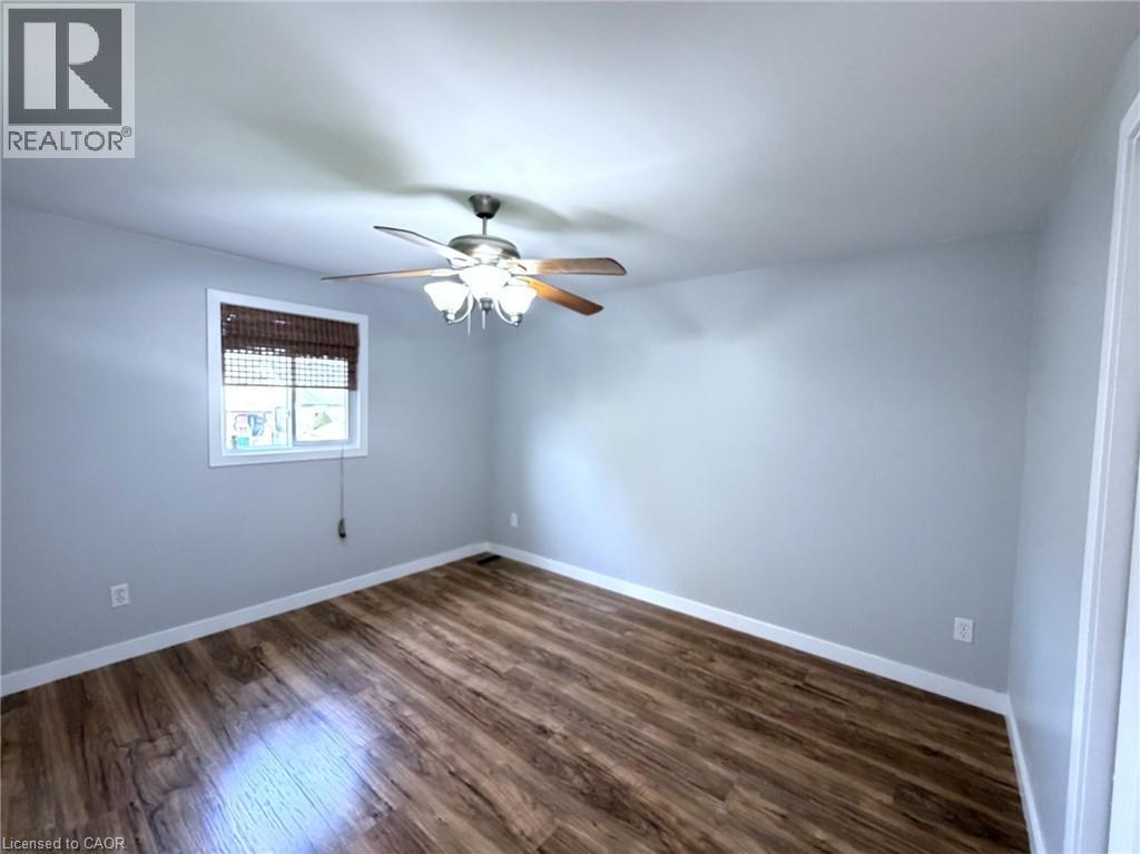 39 CAMROSE Court, Kitchener, Ontario, N2M5J4 — Photo 9