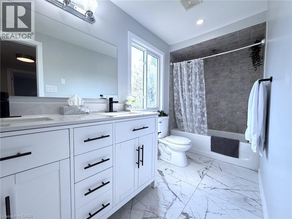 39 CAMROSE Court, Kitchener, Ontario, N2M5J4 — Photo 22
