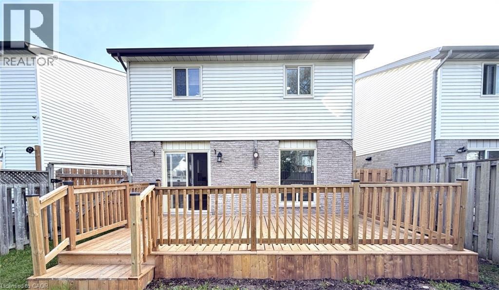 39 CAMROSE Court, Kitchener, Ontario, N2M5J4 — Photo 6