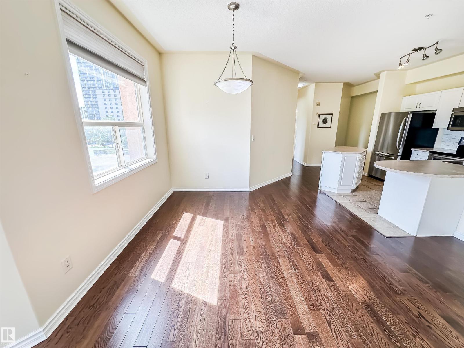 #402 10011 110 ST NW, Edmonton