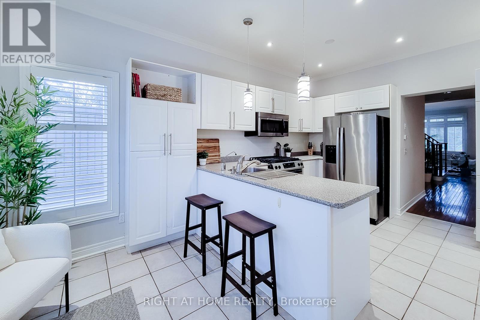 2624 CASTLE HILL CRESCENT - 10
