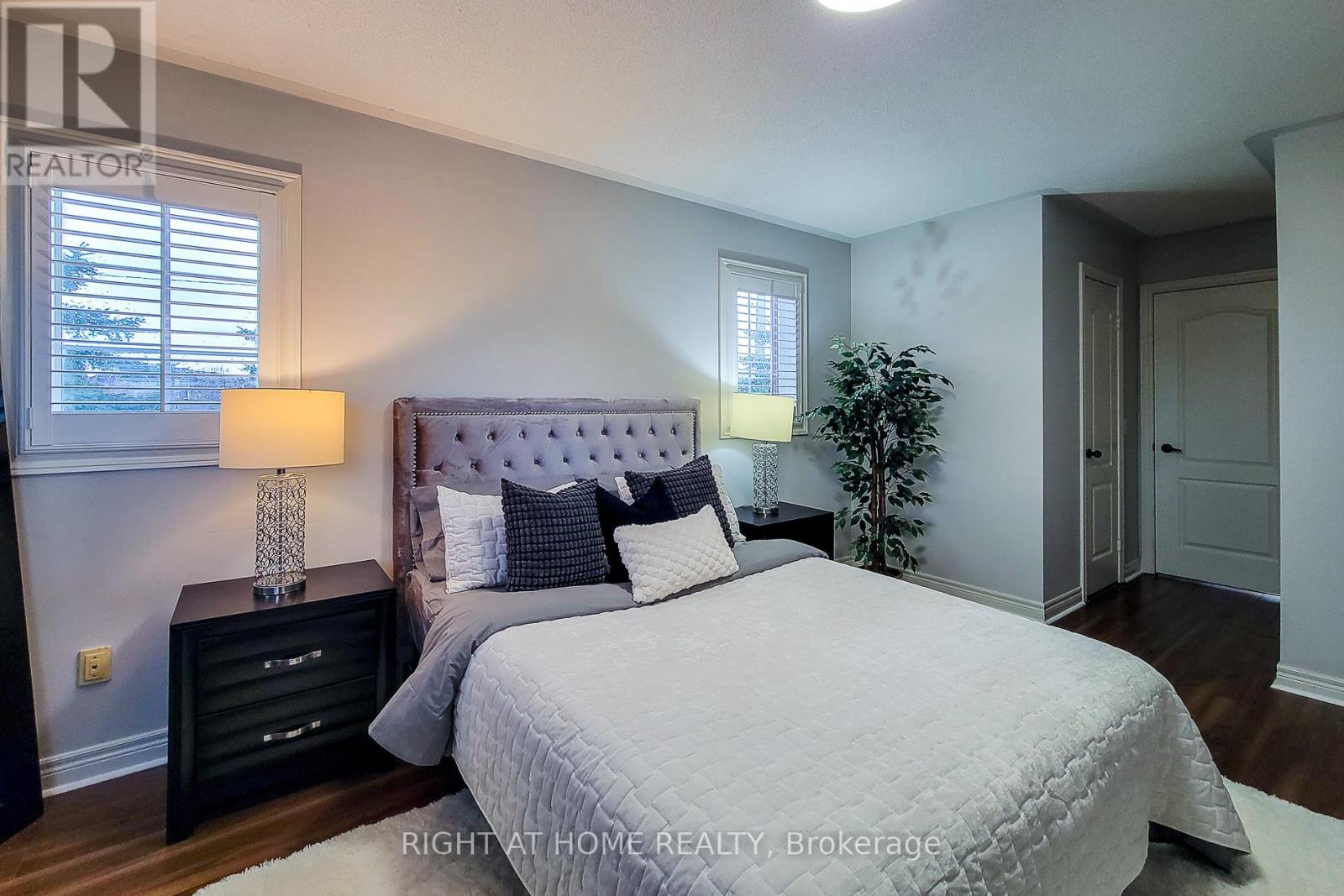 2624 CASTLE HILL CRESCENT - 17