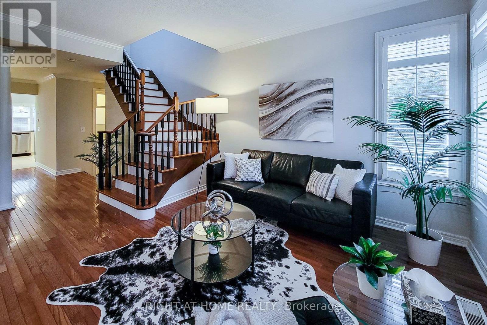 2624 CASTLE HILL CRESCENT - 2