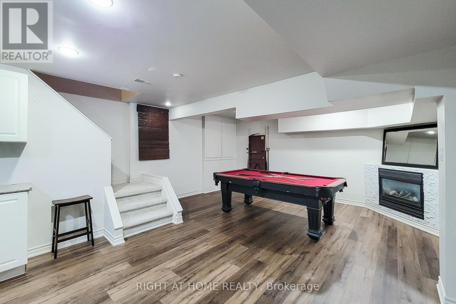 2624 CASTLE HILL CRESCENT - 23