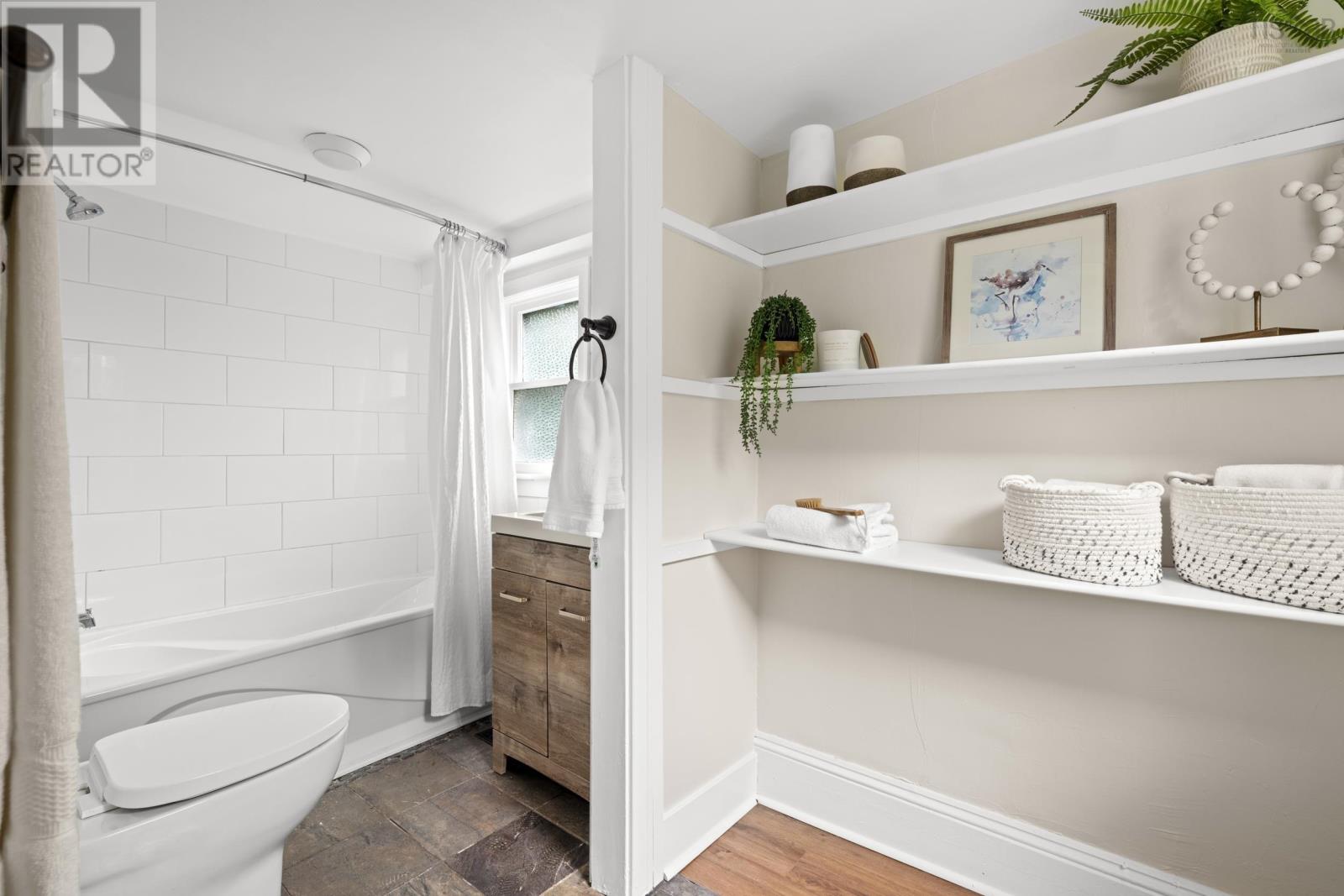 Property 32 of 44 of 74 Highland Avenue
