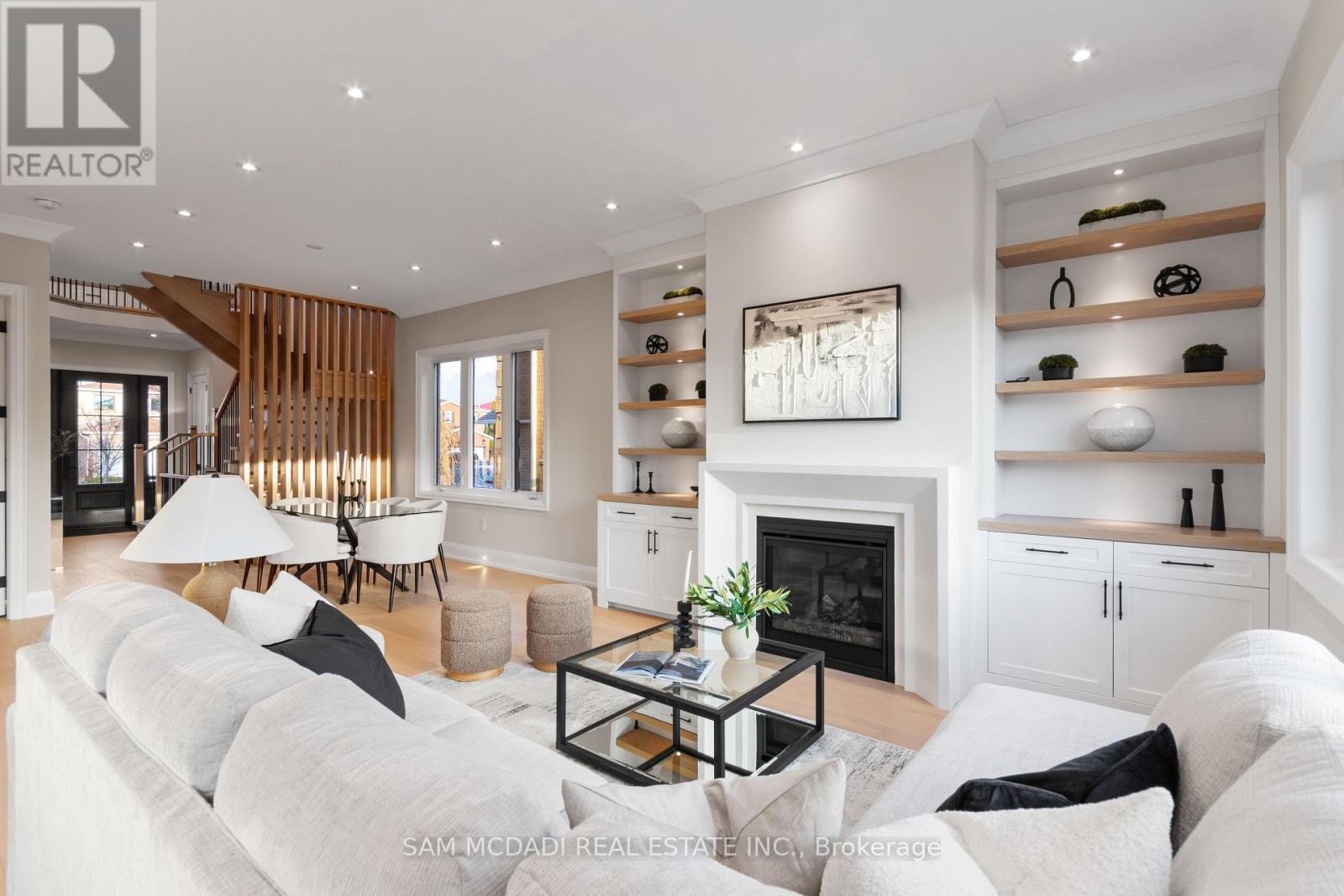 451C MONTREAL CIRCLE - 18