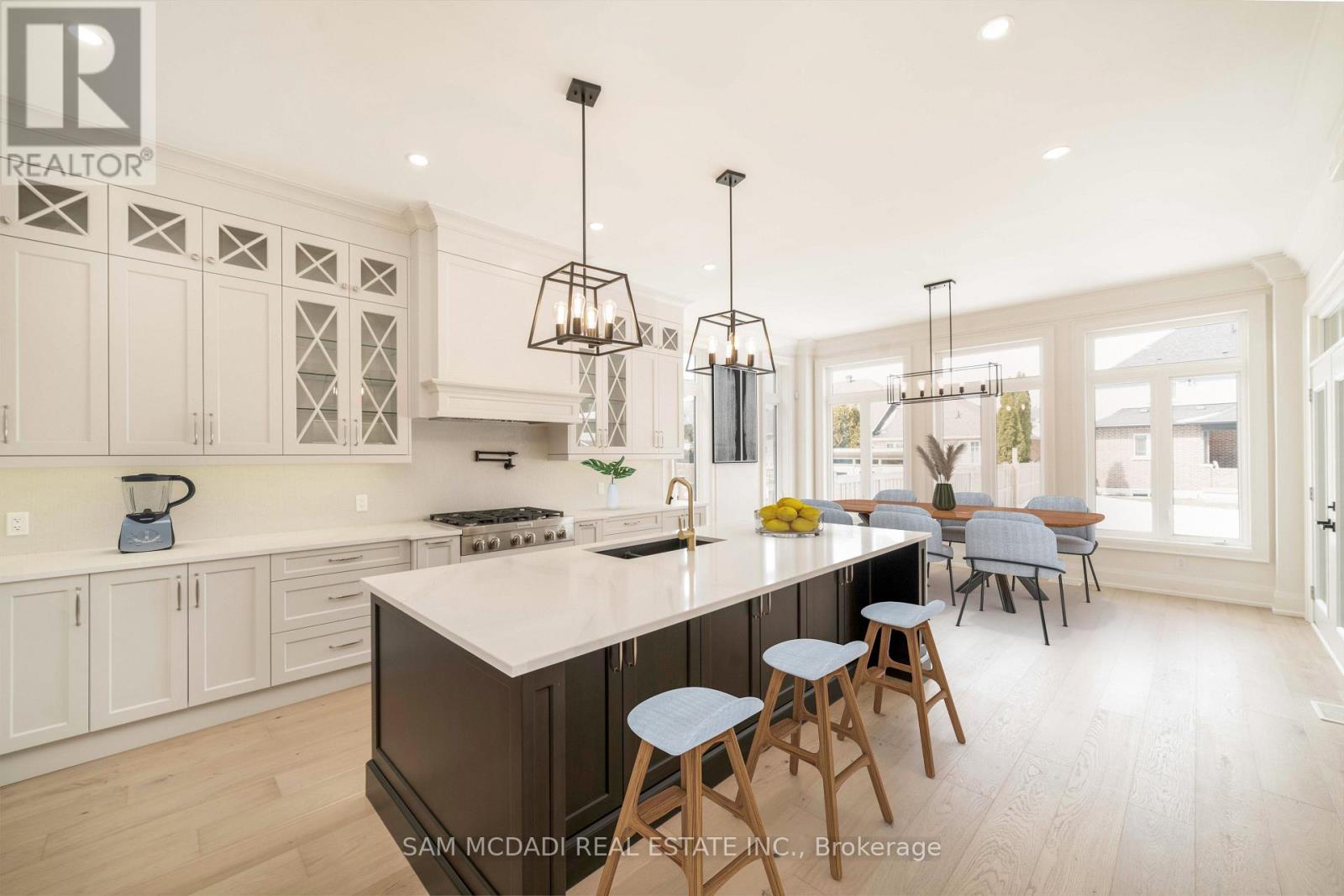 451C MONTREAL CIRCLE - 8