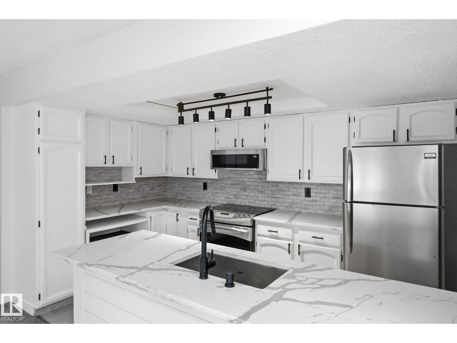 #44 10172 118 ST NW - 12