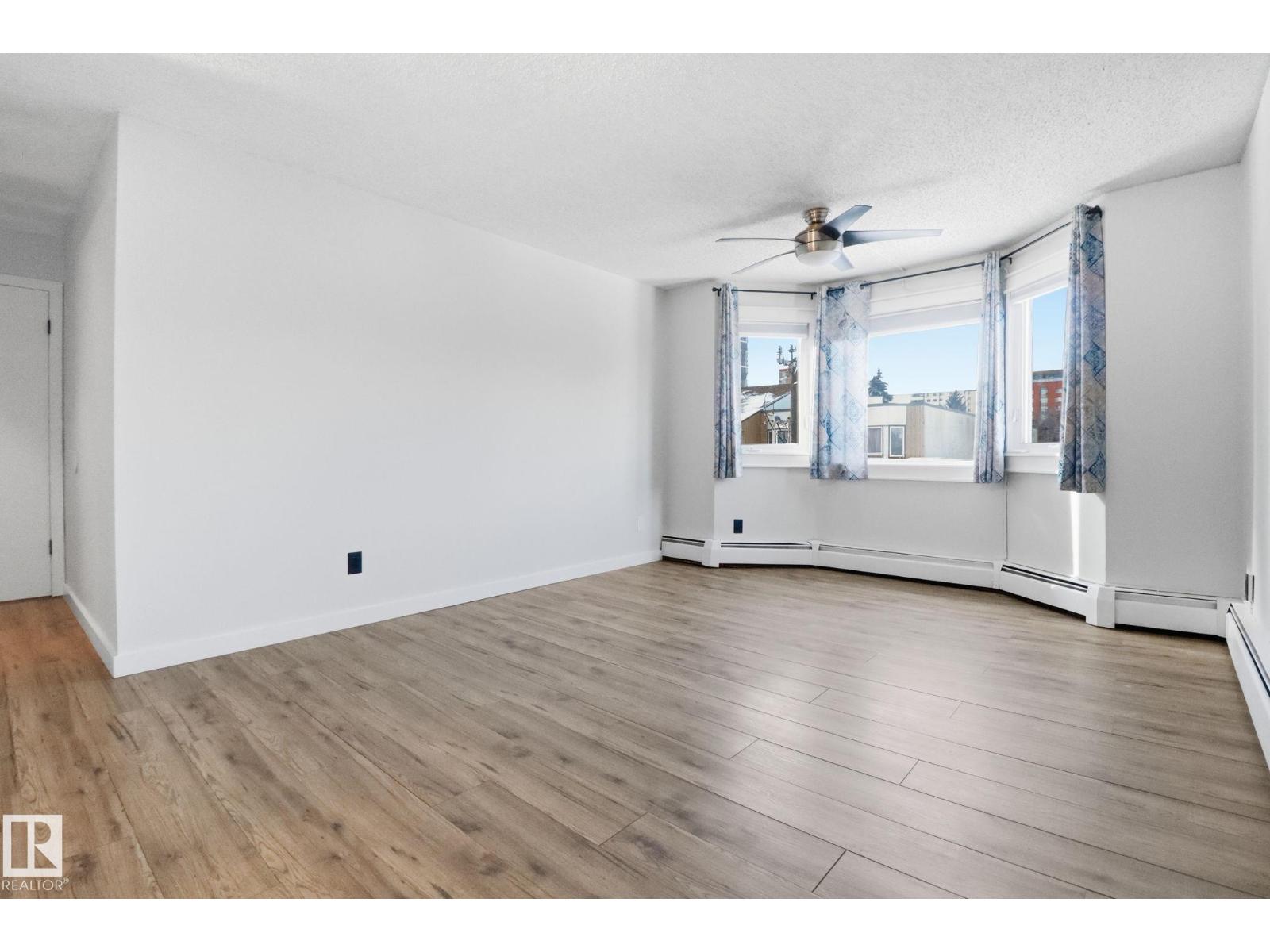 #44 10172 118 ST NW - 31