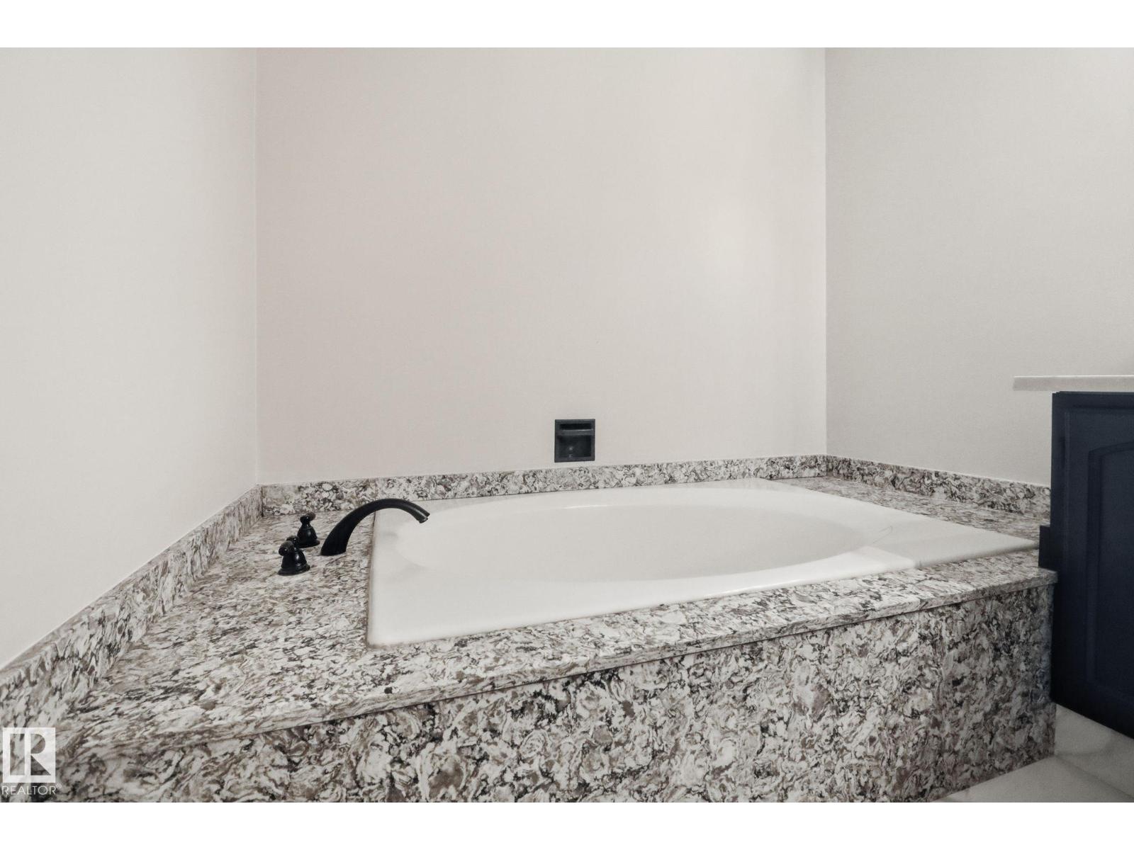 #44 10172 118 ST NW - 28