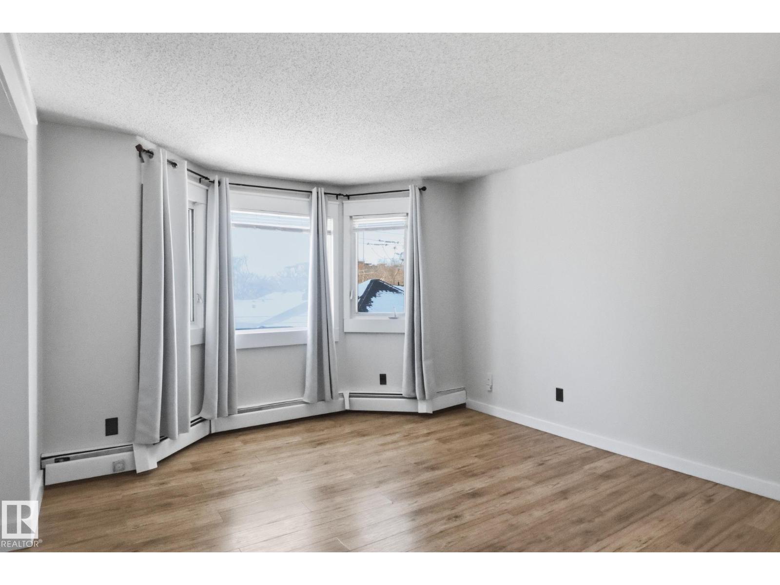 #44 10172 118 ST NW - 21
