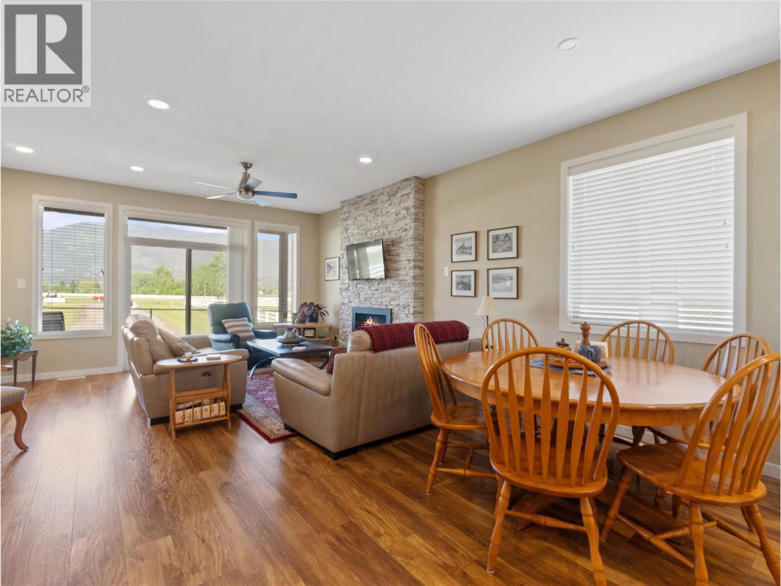 9 1611 10 Street Southwest, Salmon Arm
