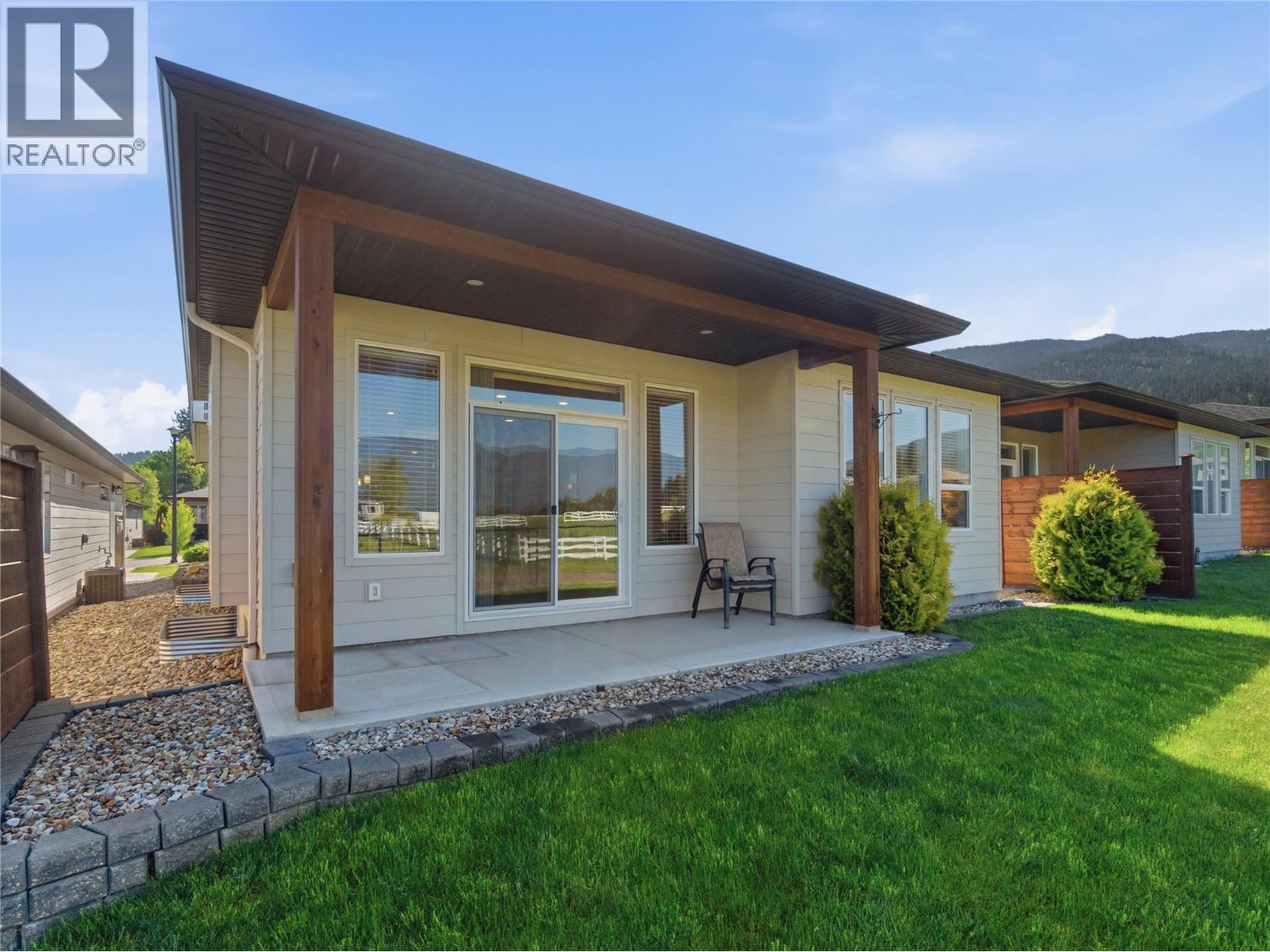 9 1611 10 Street Southwest, Salmon Arm