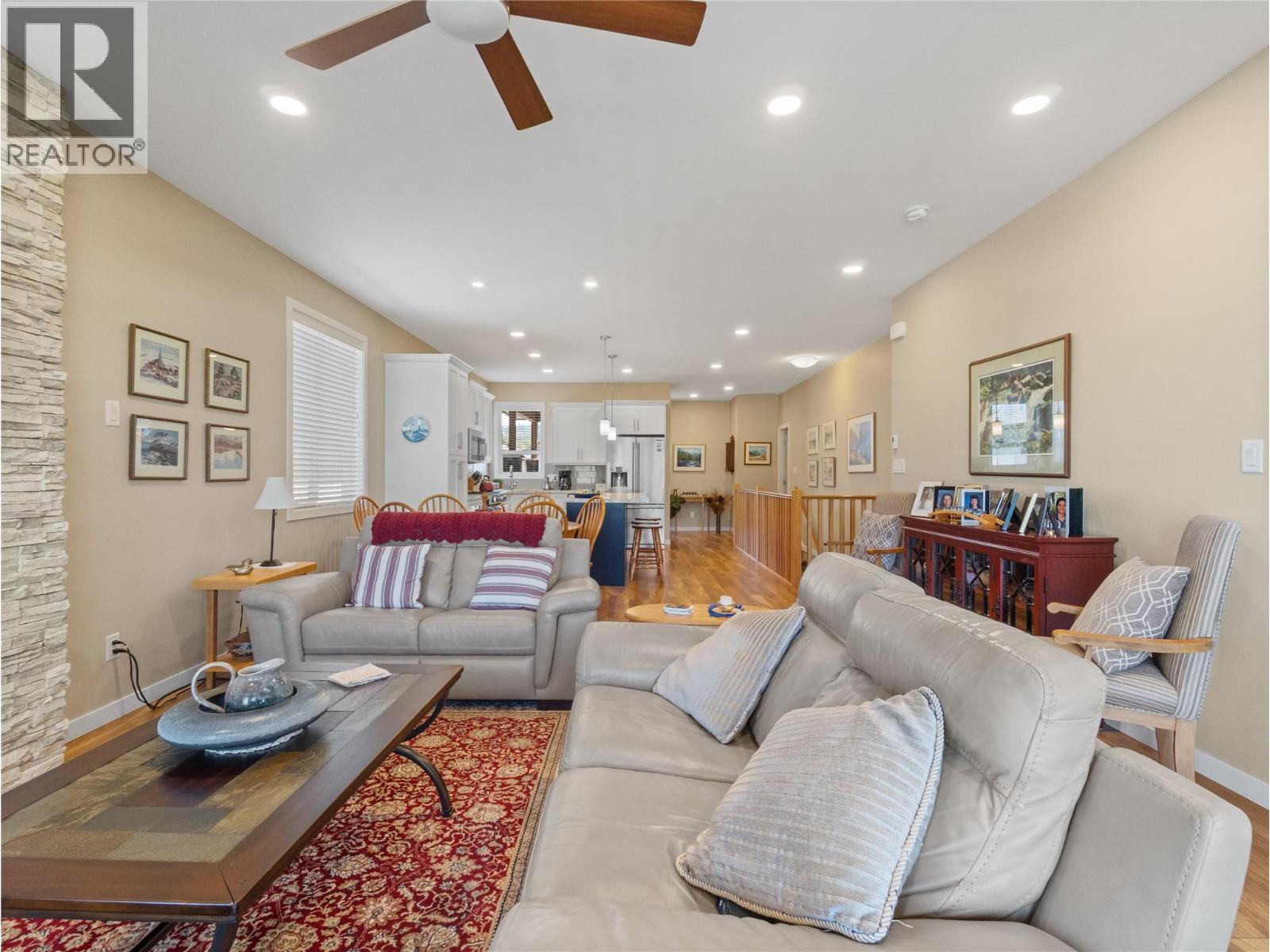 9 1611 10 Street Southwest, Salmon Arm