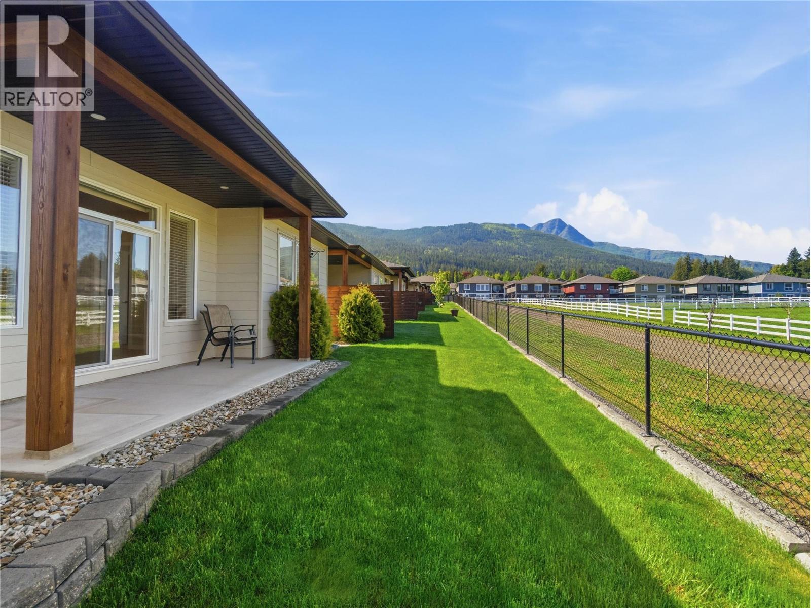 9 1611 10 Street Southwest, Salmon Arm