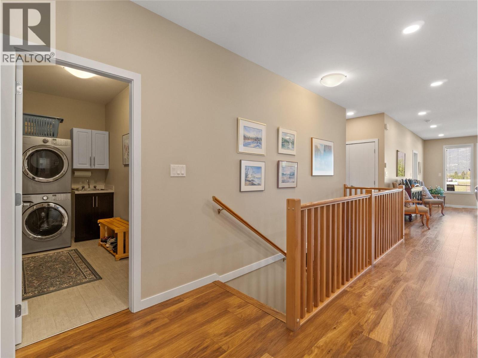 9 1611 10 Street Southwest, Salmon Arm