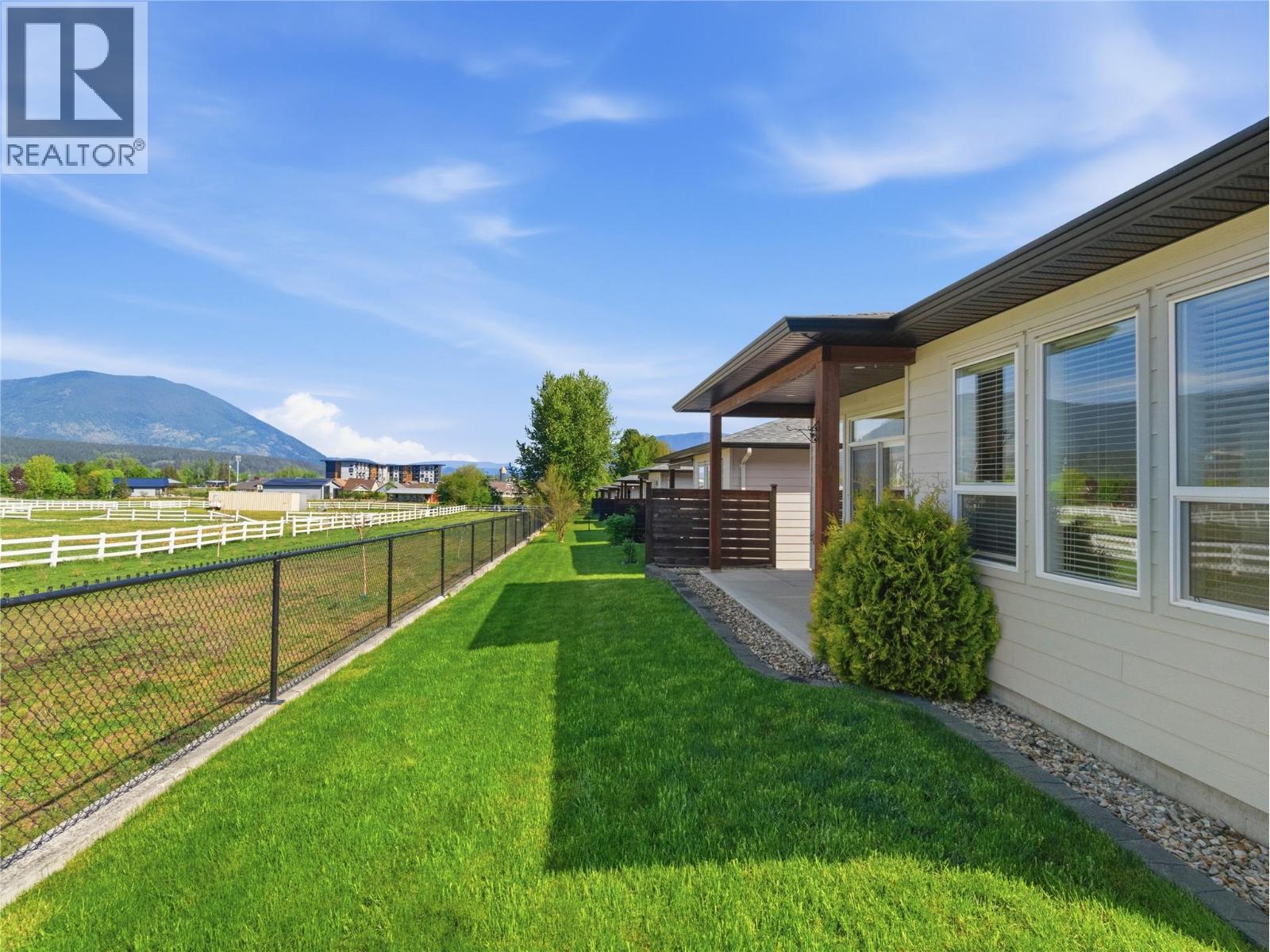 9 1611 10 Street Southwest, Salmon Arm