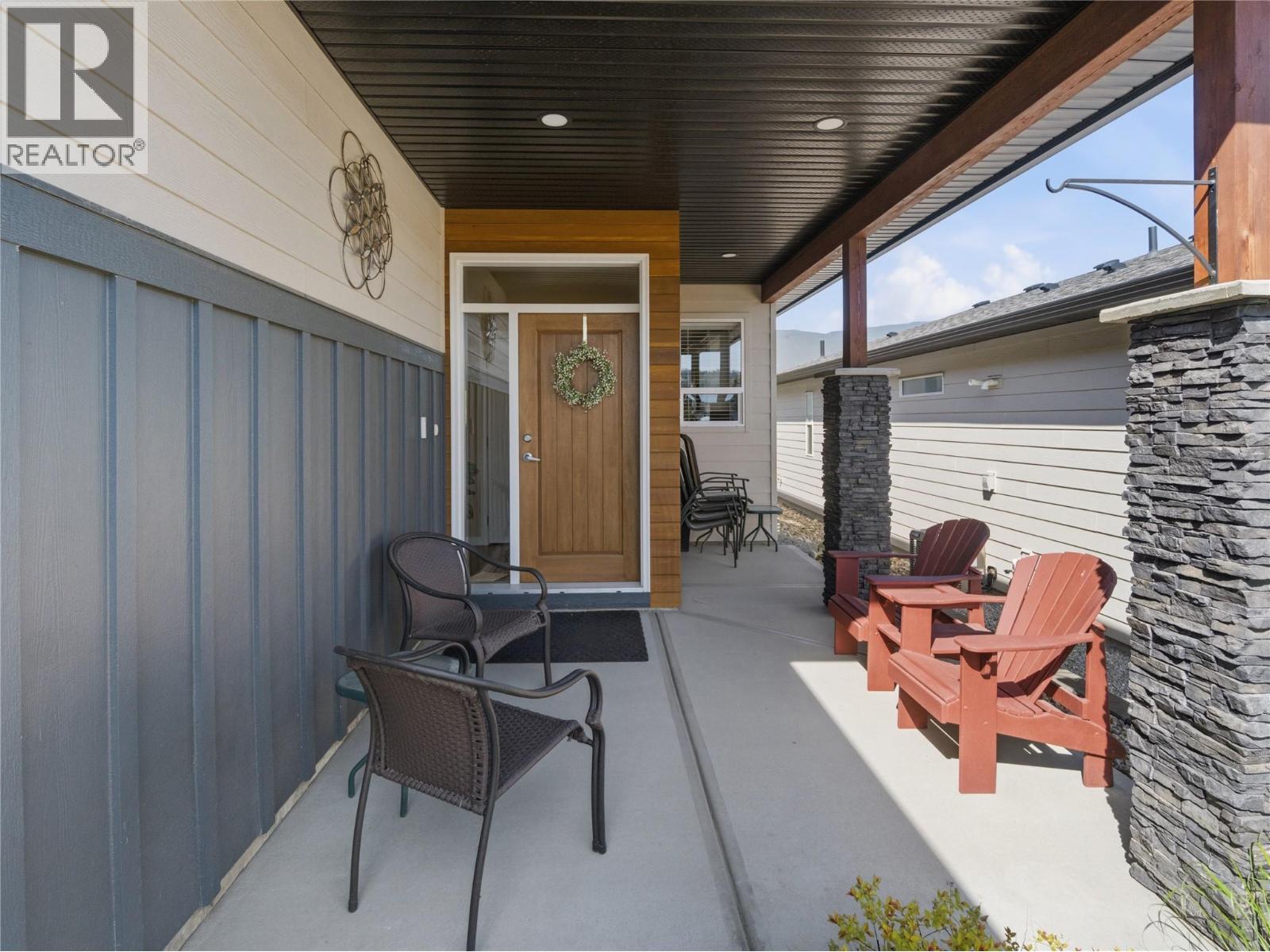 9 1611 10 Street Southwest, Salmon Arm